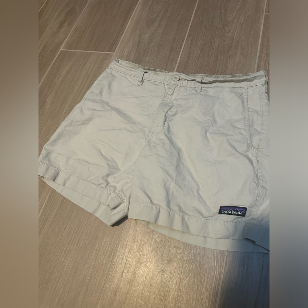 Patagonia shorts 31 light khaki